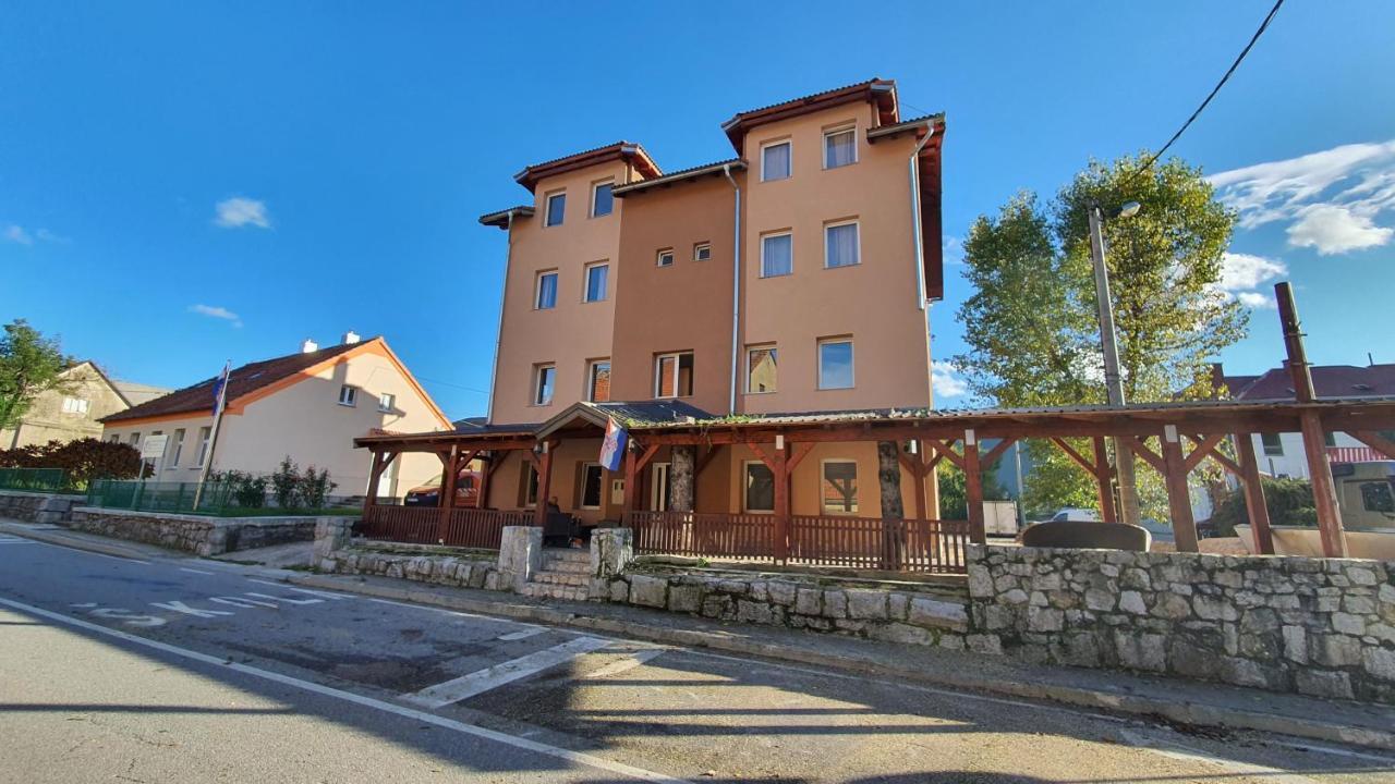 Villa Dijana Gračac Exterior foto